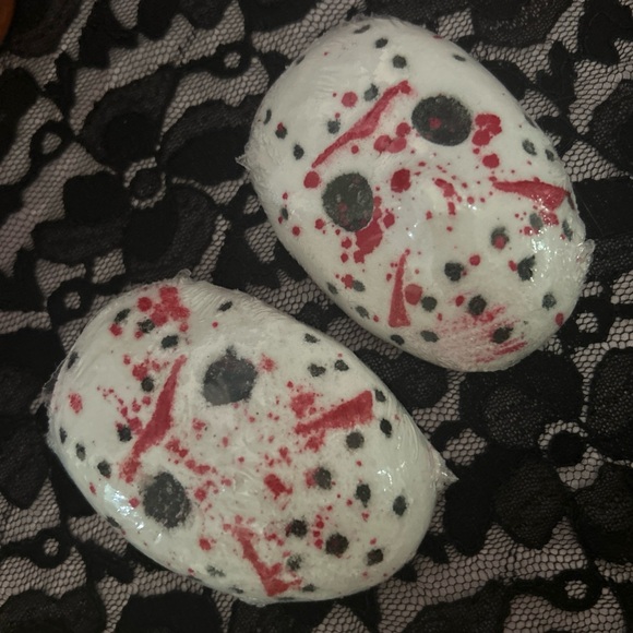 Michael Myers Mask Bath Bomb - Picture 4 of 8